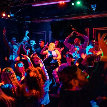 50 People Bis Apartment Cracovia Esterno foto