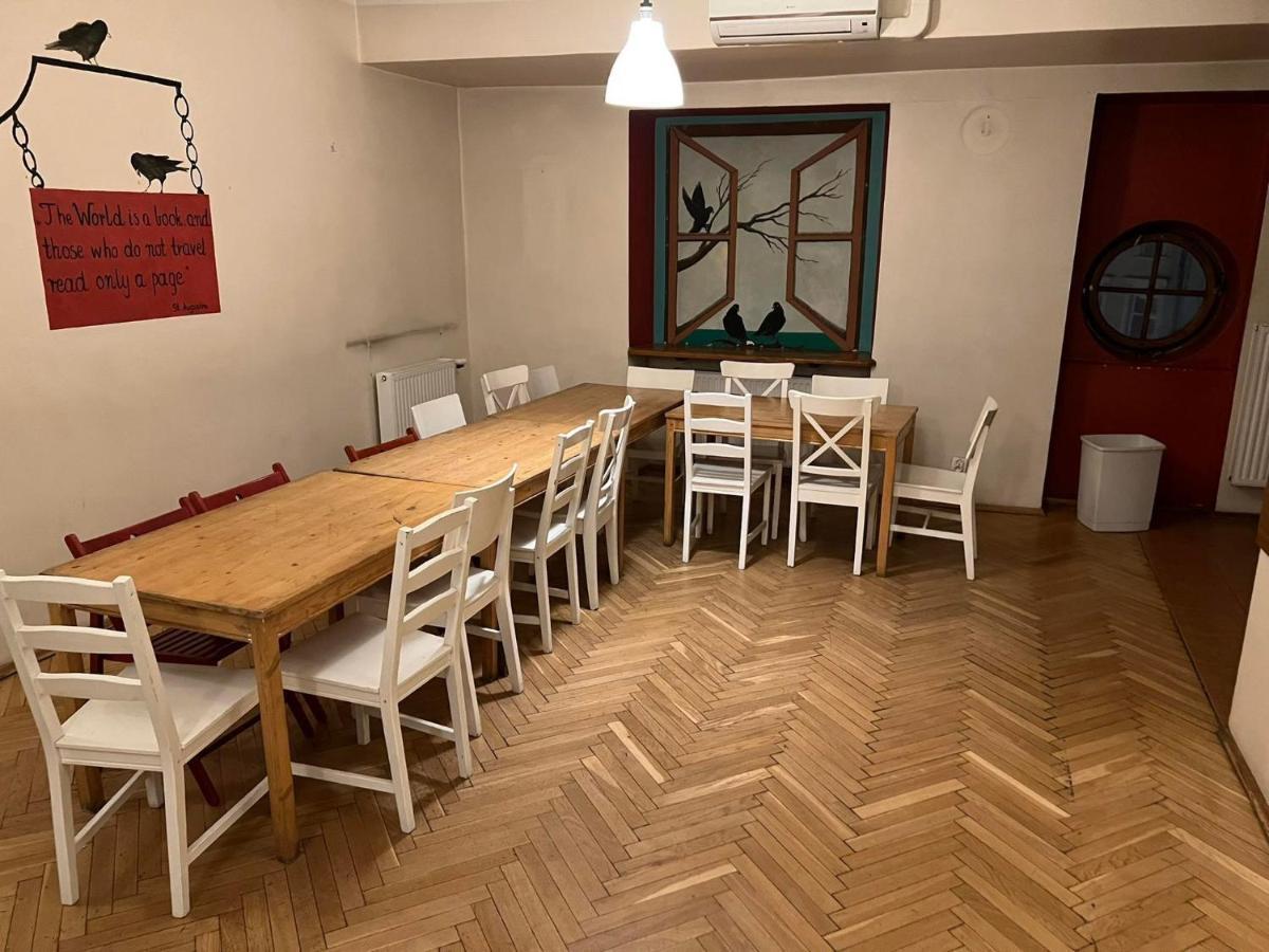 50 People Bis Apartment Cracovia Esterno foto