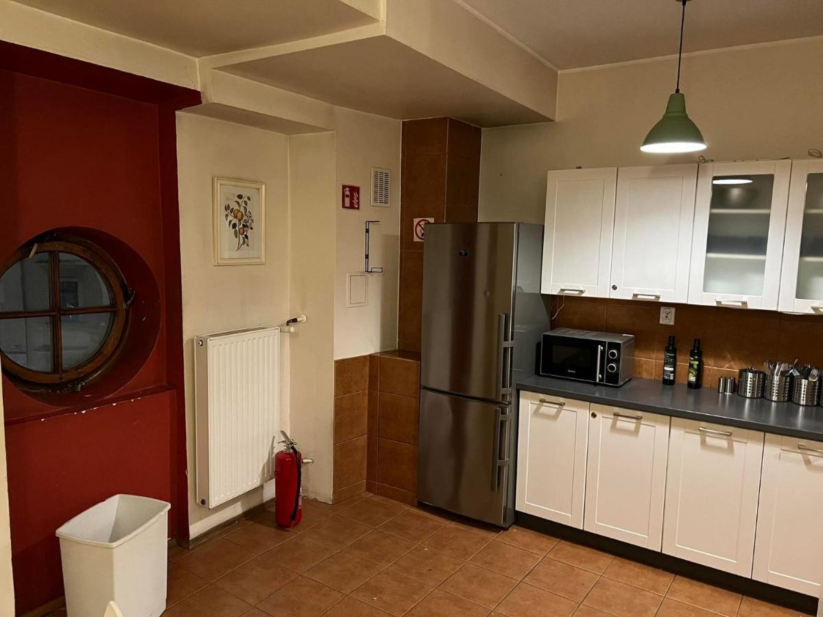 50 People Bis Apartment Cracovia Esterno foto