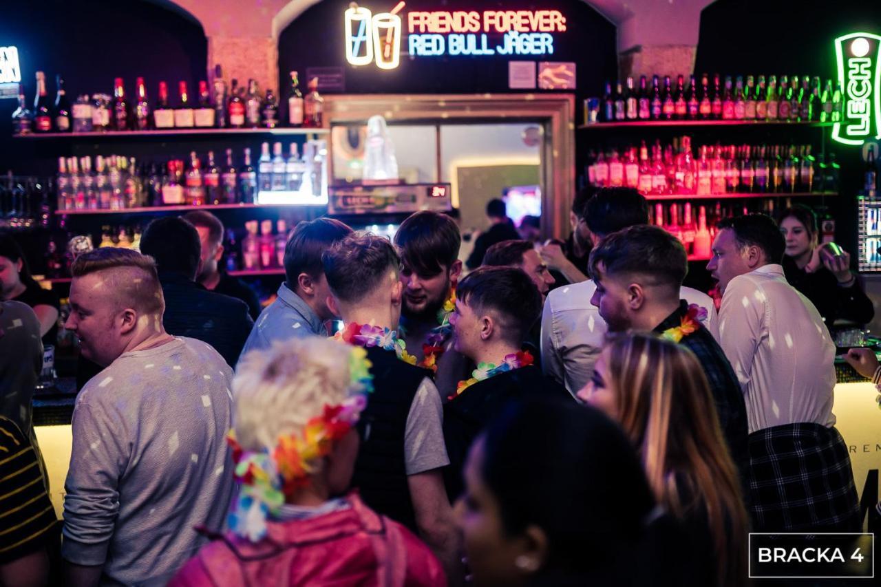 50 People Bis Apartment Cracovia Esterno foto